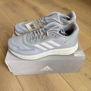 NEW ADIDAS DURAMO 10 SIZE 9.5 HALO GRAY
